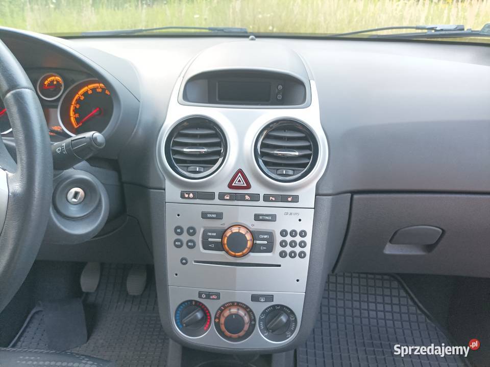 Opel corsa Muzyka z Podgrzfotele Katowice