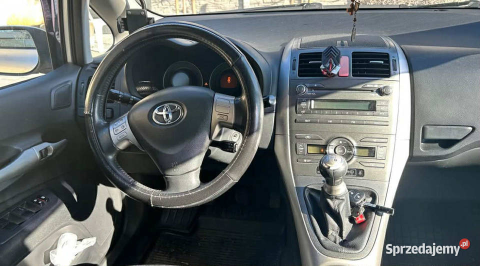 Sprzedam Toyotę Auris osoby prywatnej prawie Radom
