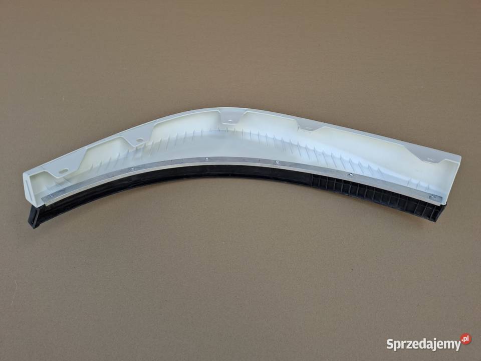 VOLVO FH4 SPOILER POD ZDERZAK PRAWY Z GUMĄ ciężarowe Bieleń