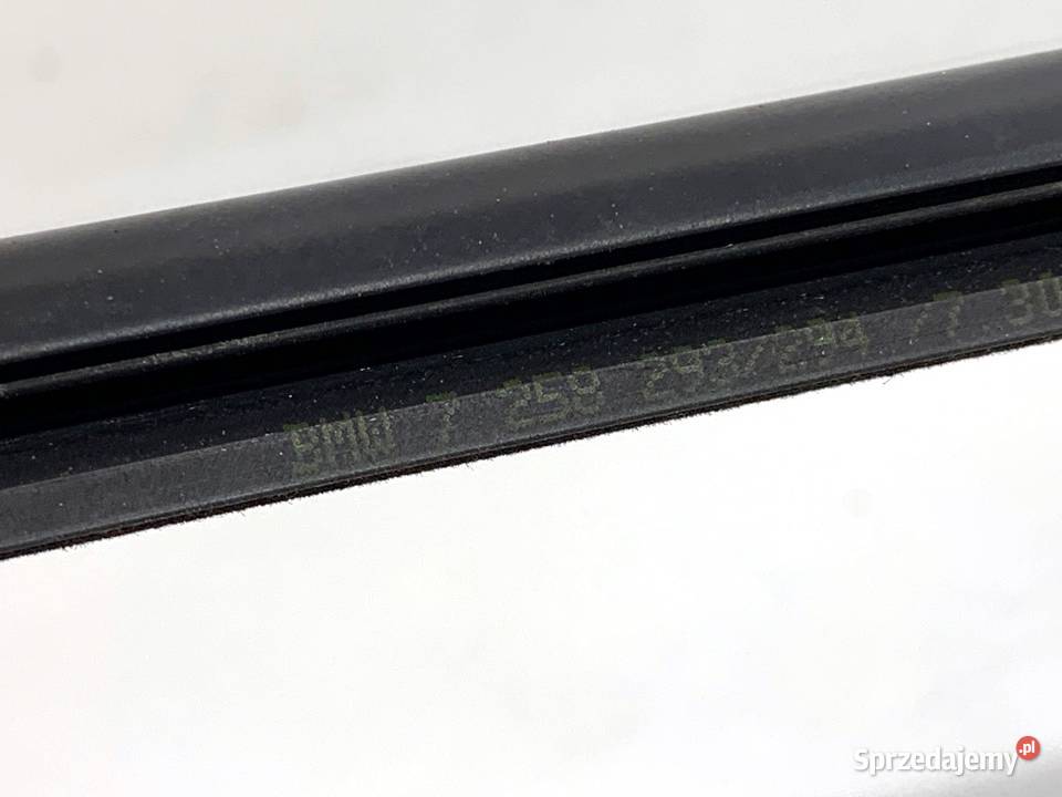 LISTWA ZGARNIAJĄCA TYŁ LEWY BMW F30