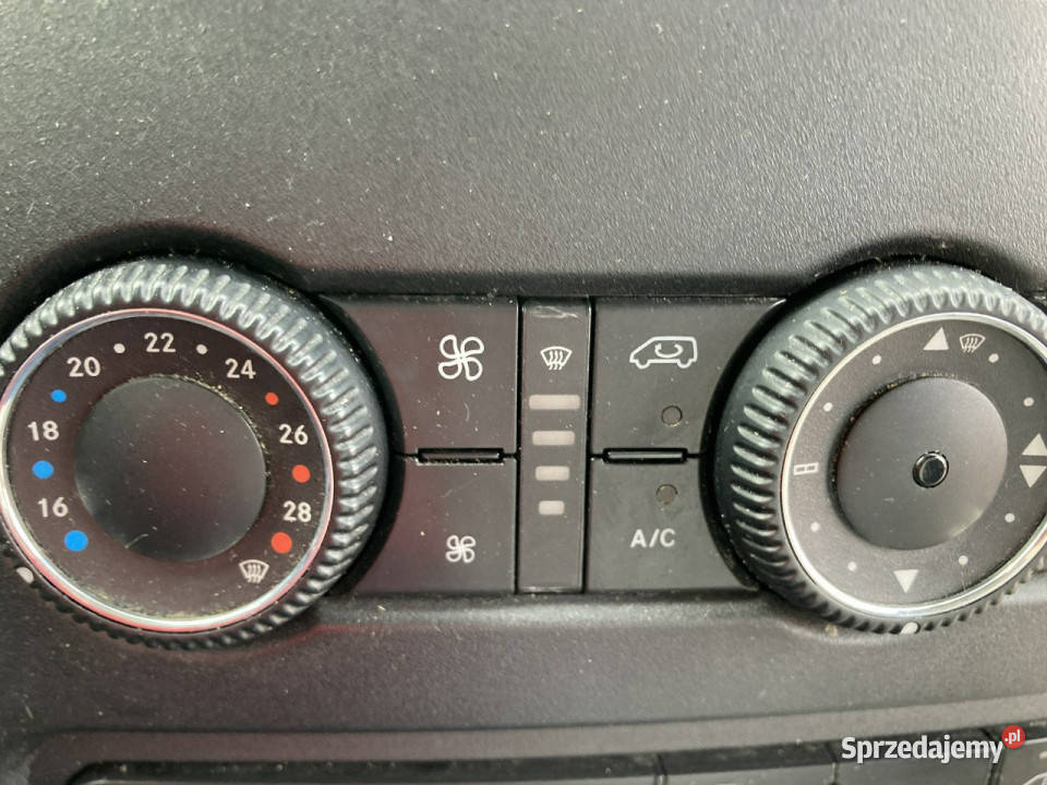 Mercedes Sprinter Sprinter Autosklep sklep bar czerwony Syców