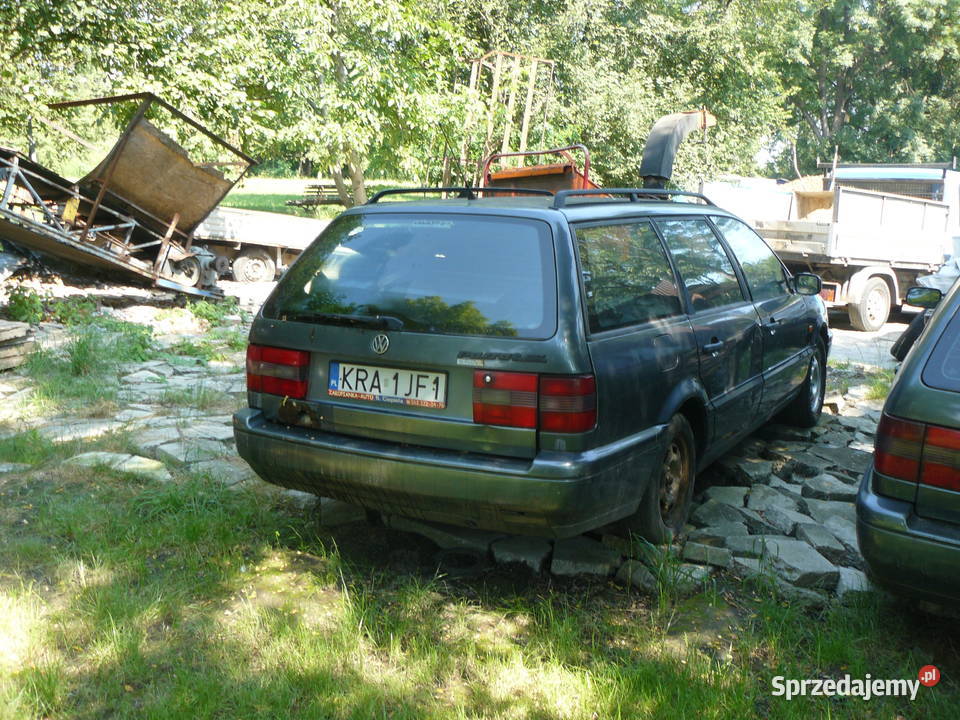 Lampa tylna prawa lewa narożna Volkswagen Passat Rok produkcji 1996 Kraków