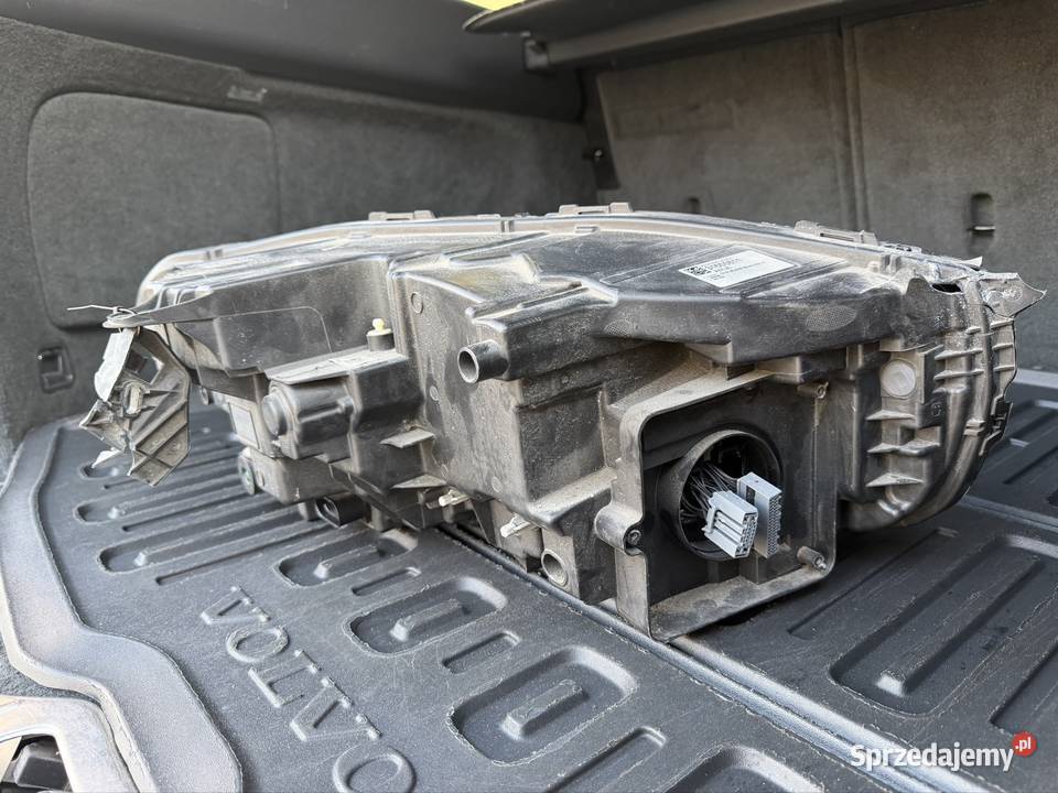 Lampa przednia lewa do Volvo XC90 mazowieckie Ostrów Mazowiecka sprzedam