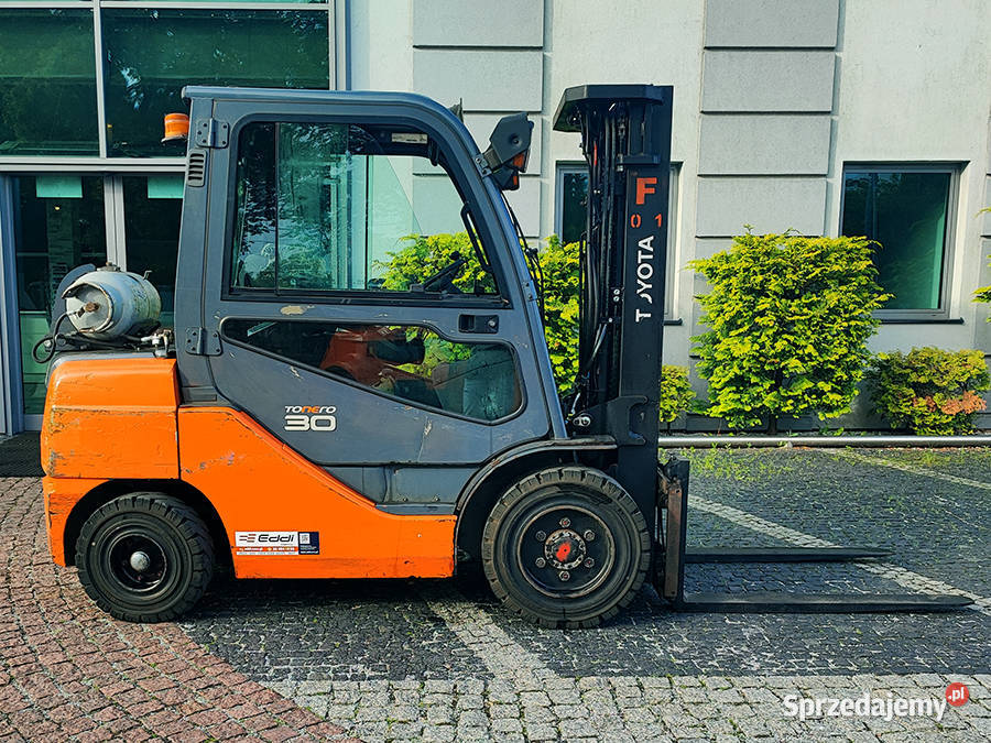 Wózek widłowy Toyota 028FGF30 3 tony triplex 43 małopolskie Kęty sprzedam