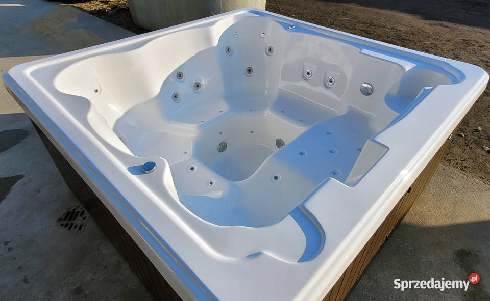 JACUZZI OGRODOWE 6 W ZABUDOWIE Z DREWNA z Wrocław sprzedam