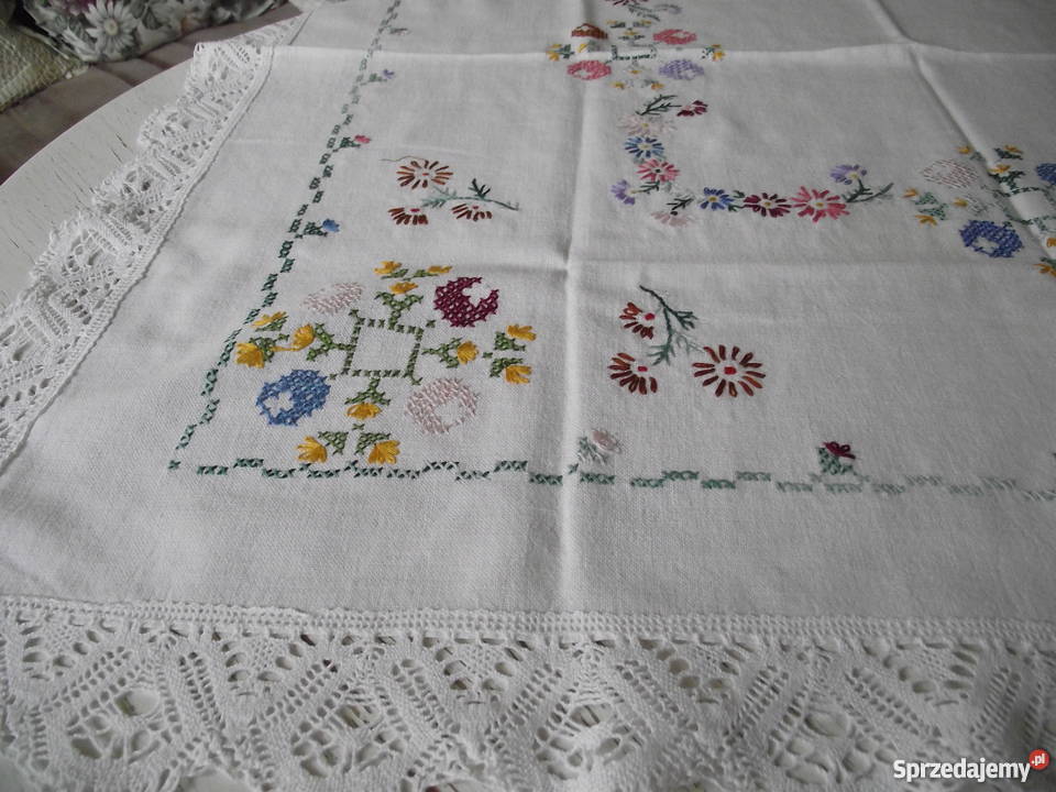 LNIANA HAFTOWANA SERWETA Z MINIONEGO WIEKU biały Obrusy i serwety Piła