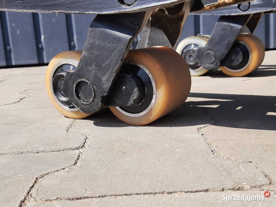 Paletowy wózek elektryk z masztem mała BT małopolskie Celiny