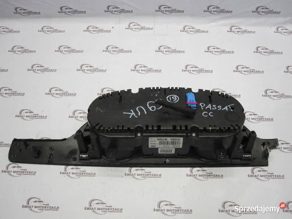 VW PASSAT CC 08r licznik zegary 3C8920970A osobowe