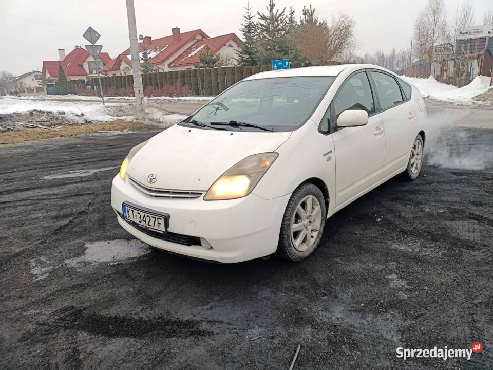 Toyota Prius Toyota Prius 15 Hybrid bg 07r Tarnów