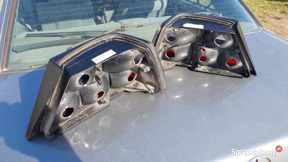 Lampa tylna lewa prawa kpl Mercedes w124 e klasa Bytów