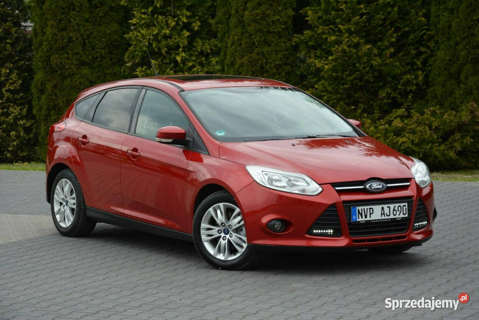 Ford Focus Titanium Race Red Ledy Alu16 z Rok produkcji 2011 Ostrów Mazowiecka