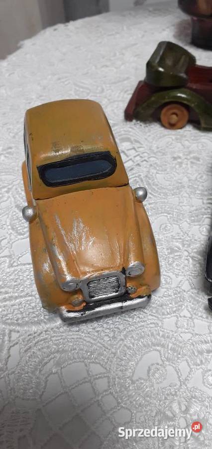 Stare kolekcjonerskie metalowe autko zabawka Chojna