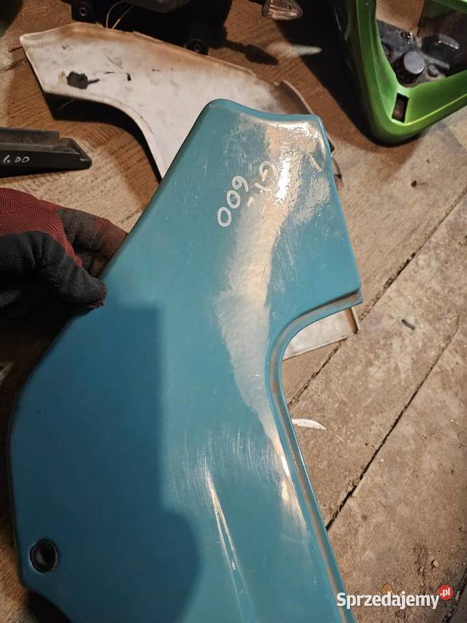 Kawasaki GPZ 600 lewy boczek owiewka lewa GPZ600 Jelenia Góra