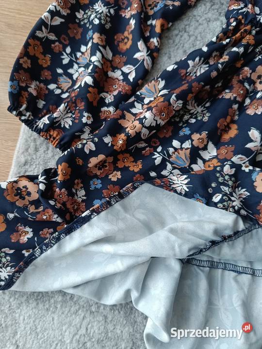 Elegancka rozkloszowana sukienka w kwiaty Częstochowa