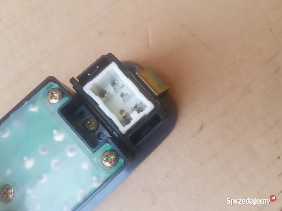 Suzuki Liana panel sterownia szybami przełącznik osobowe