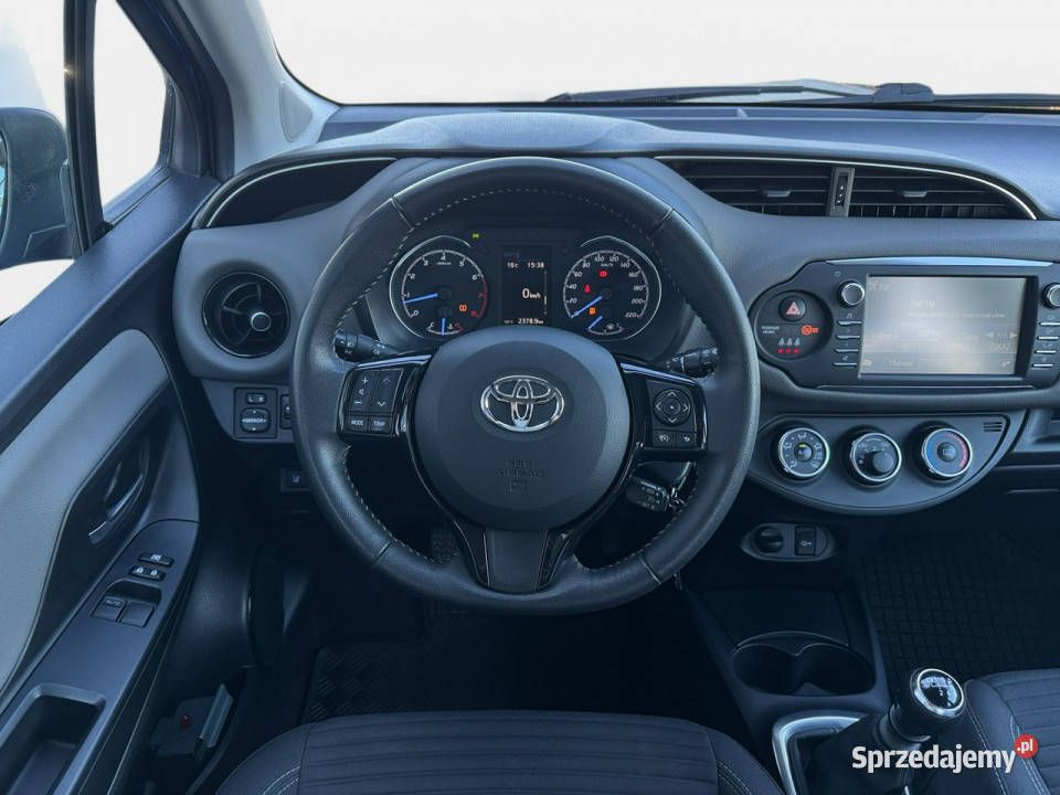 Toyota Yaris 15VVTiE 111 M6 2019 r salon