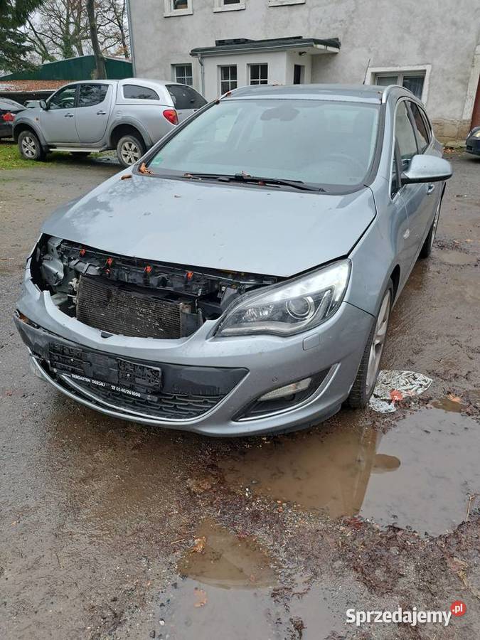 Opel Astra J Sports Tourer 2013r 16 turbo Rok produkcji 2013 Motoryzacja Lwówek Śląski sprzedam
