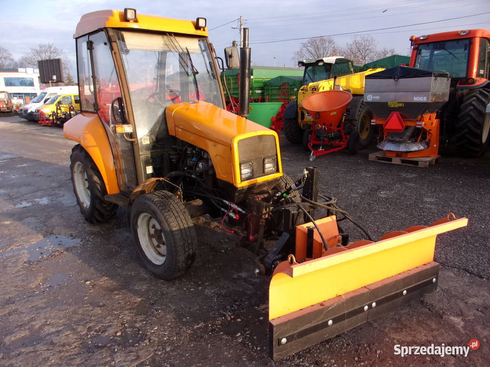 Ciągnik rolniczy MTZ320 dostępny w RadMasz MTZ Opoczno sprzedam