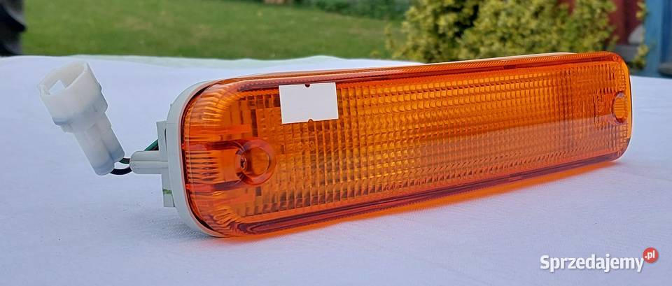 KIERUNKOWSKAZ BOCZNY PRAWY SUBARU IMPREZA 9399 Kierunkowskazy dolnośląskie Mielęcin