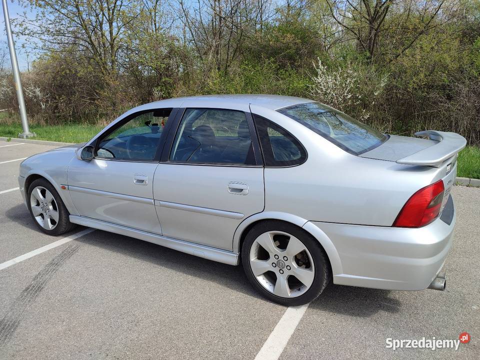 Opel Vectra B Zender 18 125 Benzyna ładny stan Sandomierz