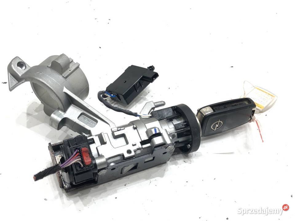 STACYJKA OPEL CORSA E 13496392 14 90 KLUCZYK