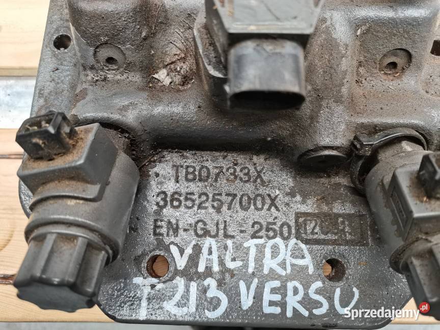 Valtra T213 Versu Blok zaworowy TB0733X Wilkowo
