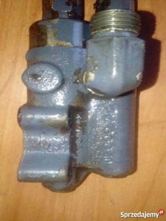Zawór sterujący pompy Holland 867087708970 Ford Siemiatycze