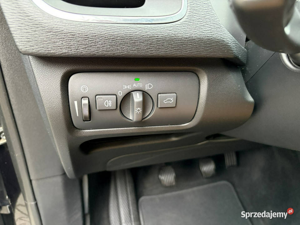 Volvo V40 20 Full LED Skóry Podgrzewane fotele 2 isofix mazowieckie Lipówki