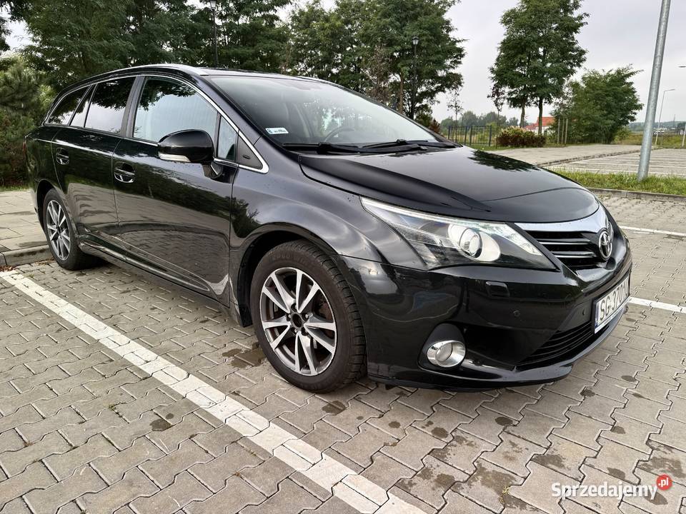 Toyota Avensis bezwypadkowy salon zadbany
