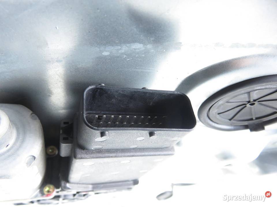 PODNOŚNIK SZYBY PRAWY PRZEDNI VW PASSAT B5