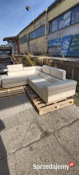 Narożnik beżowy z funkcją spania 275x204 Narożniki Narożniki