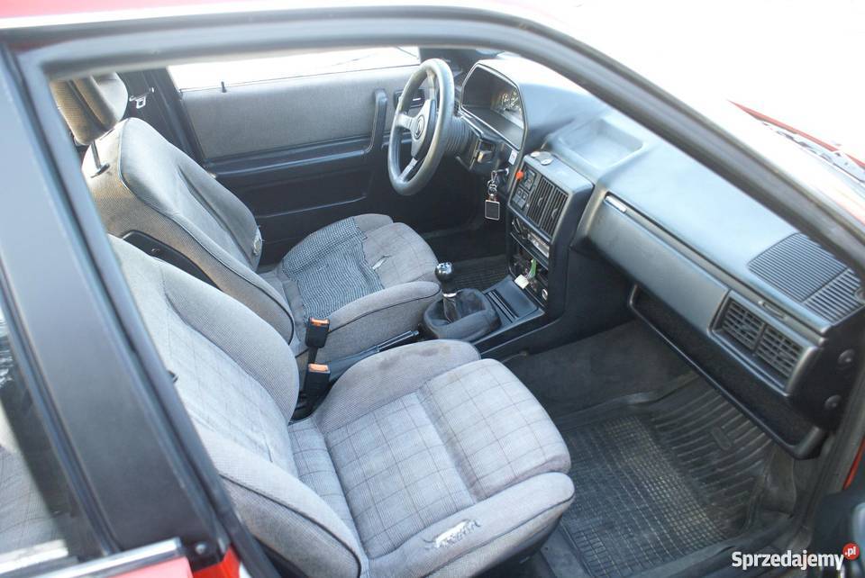 Audi 100 Audi 100 c3 QUATTRO pełny oryginał 1985 czerwony Rumia