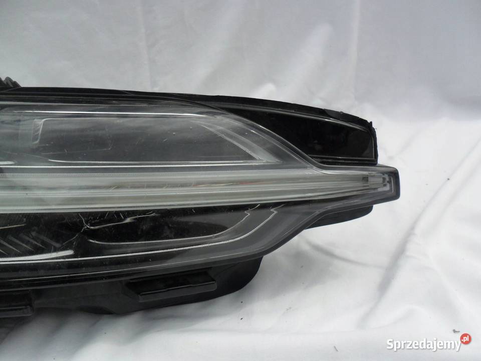 REFLEKTOR PRZÓD STRONA PRAWA VOLVO S60 osobowe wielkopolskie