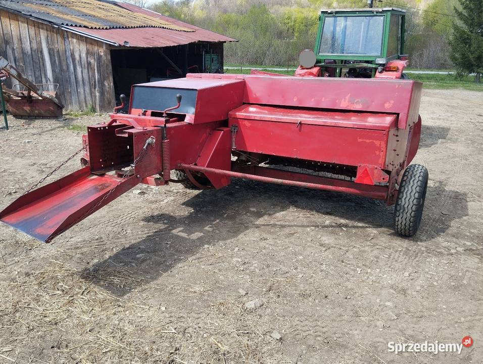 Prasa kostkująca Massey Ferguson 124 MF Chodorowa
