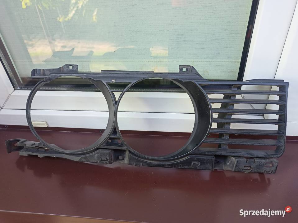BMW E34 grill atrapa przednia prawa okular Karoseria łódzkie Sieradz