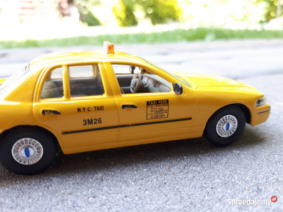 Ford Crown Victoria NYC Taxi 143 małe tablice Tywonia