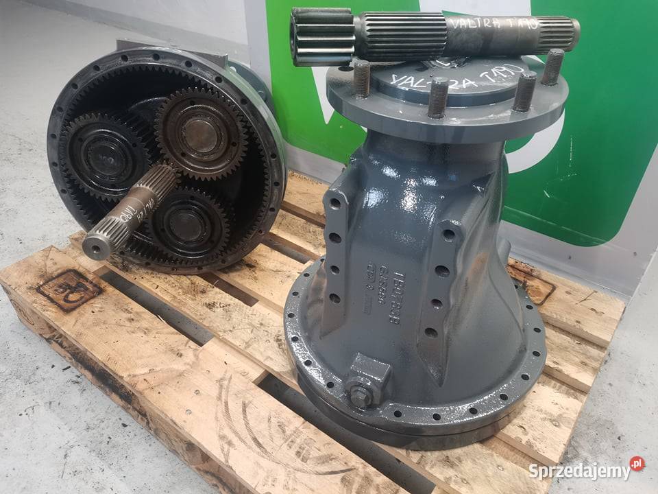 Zwolnica Valtra T 213 TB0783B tył wielkopolskie Wilkowo