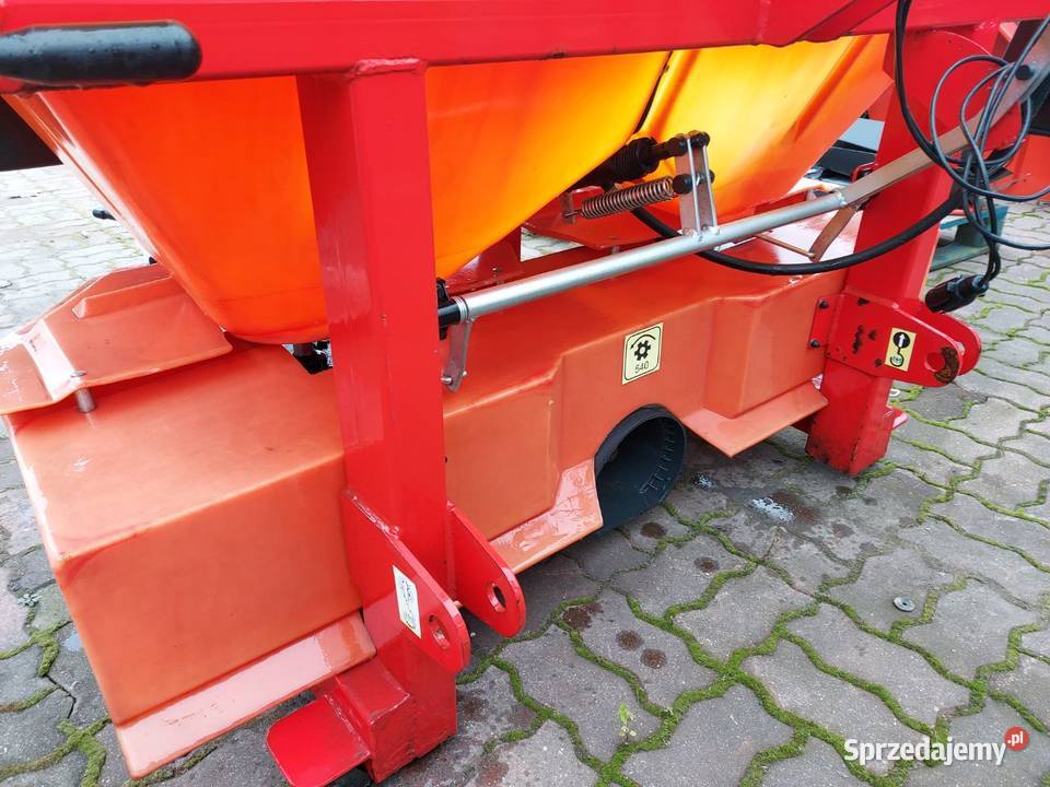 Rozsiewacz Dexwal Dwuturbinowy 600 L nieuszkodzony Opoczno