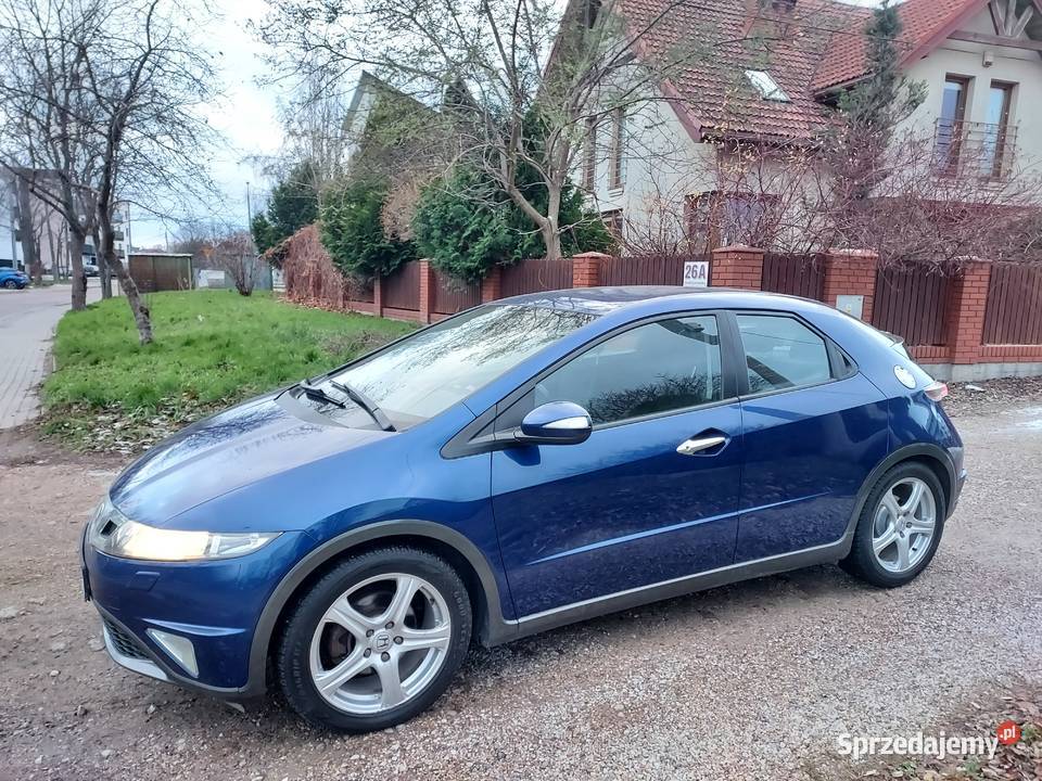 Honda civic 2011 14 benzyna zadbana bezwypadkowa Rok produkcji 2011 sprzedam