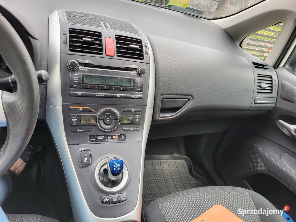 Sprzedam oszczędne auto toyota auris hybryda Inowrocław