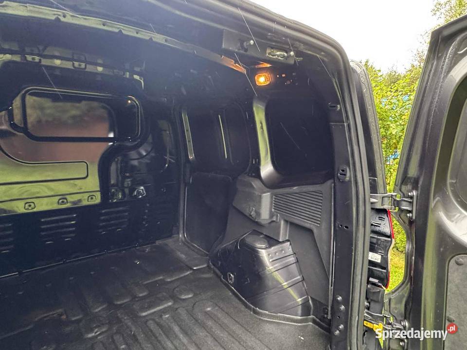 Ford transit courier 2021 niski przebieg polskii Mirachowo