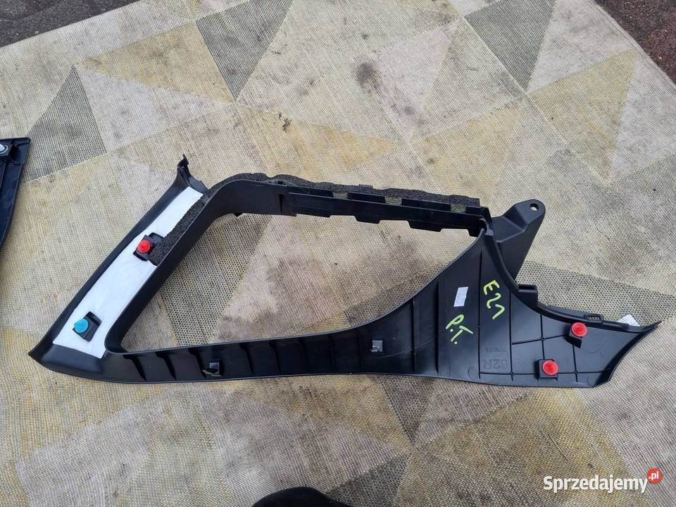 PLASTIK OSŁONA SŁUPKA D PRAWA COROLLA E21 KOMBI