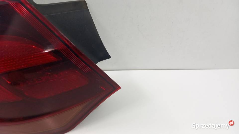 OPEL ASTRA J HB LAMPA TYŁ LEWA CIEMNA Zbierkowo