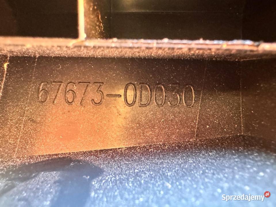 Trójkąt osłona drzwi tylnych prawych Toyota małopolskie Brzesko