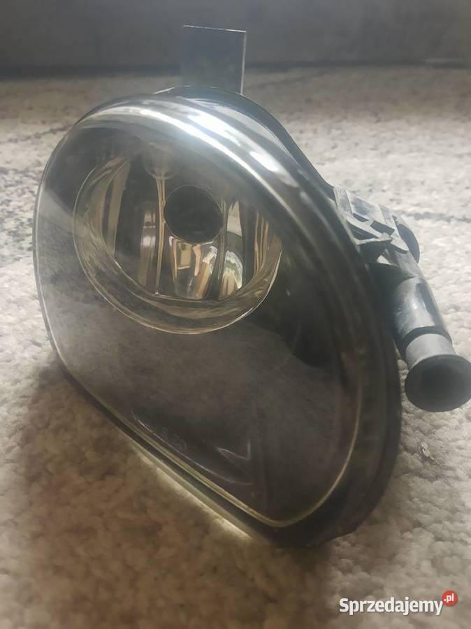 Audi A3 8P halogen lampa przeciwmgielna w osobowe Karczmiska Pierwsze