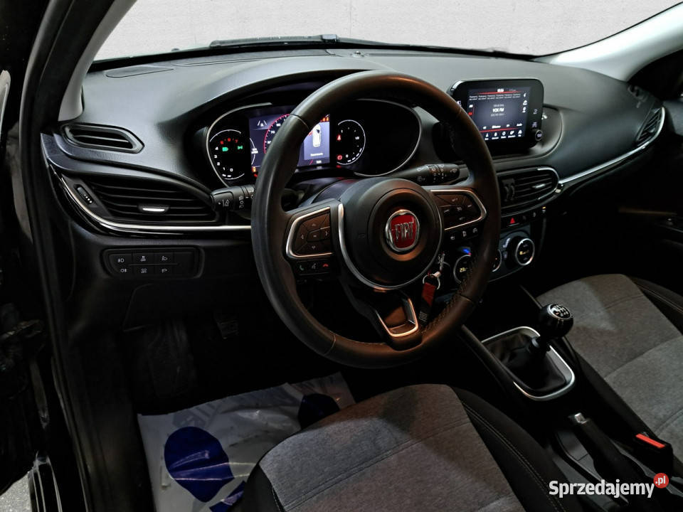 Fiat Tipo Poleasingowe BZ II 2016 czarny Komorniki sprzedam