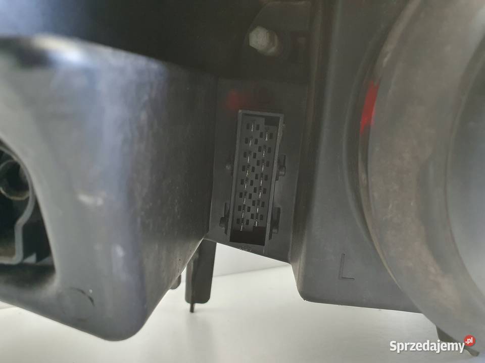 LAMPA LEWA Peugeot 407 0411r PRZEDNIA lewy przód Rudka