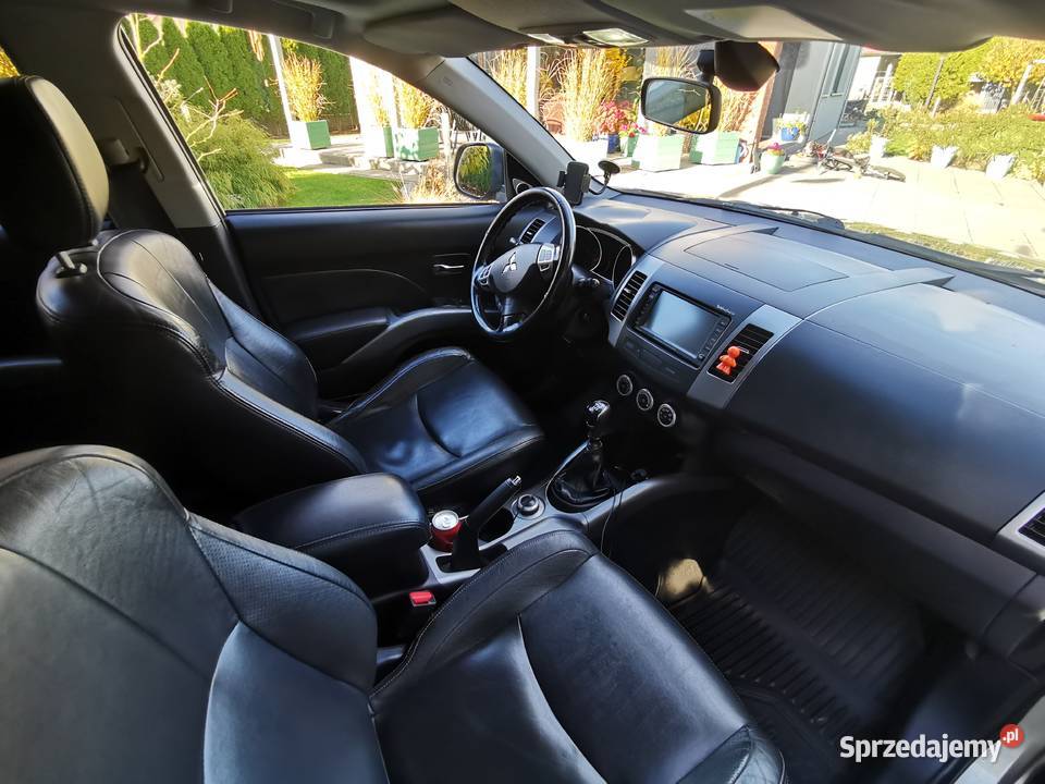 Mitsubishi Outlander 22 DiD 4x4 super stan hak