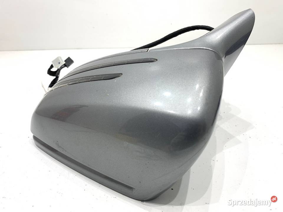 LUSTERKO LEWY MERCEDES C218 Hatchback 1117