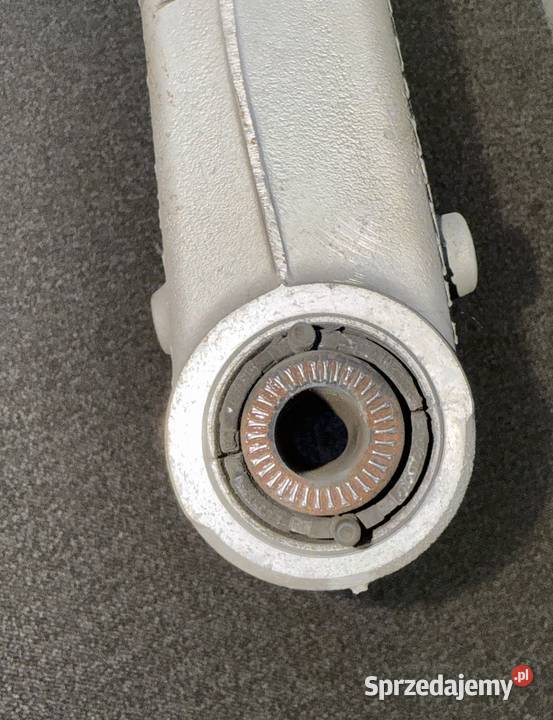 VOLVO S90 V90 wahacz prawy tył 31406964 Pilzno